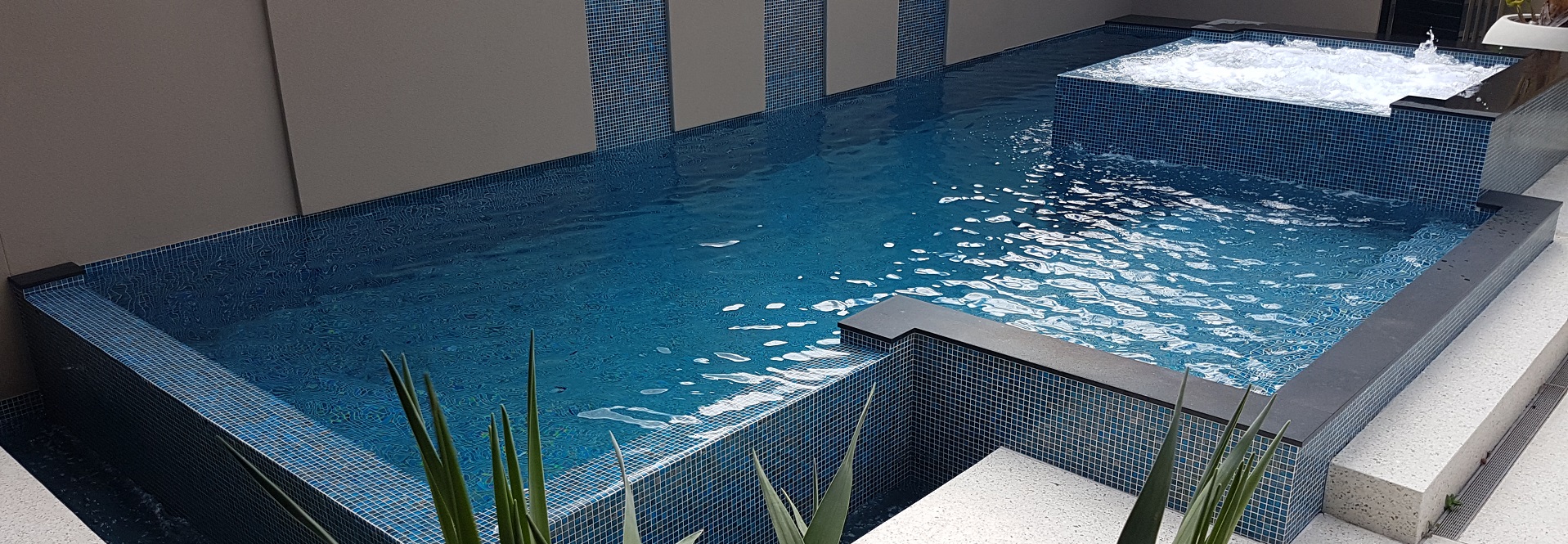 Fully tiled pools & spas